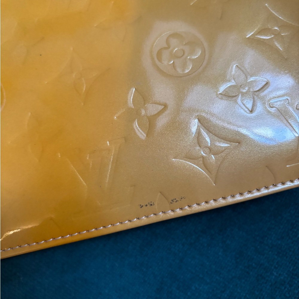Louis Vuitton Monogram Vernis Lexington Pochette in Yellow - Picture 12 of 12